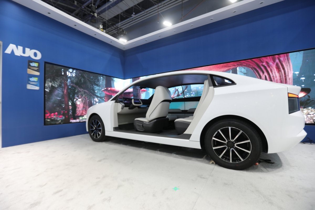 8868体育发表全新Smart Cockpit 2024，大秀显示应用成果、及释放Micro LED终极显示技术量能的全新智慧座舱，以营造突破性、沉浸式的视觉体验，重新定义智慧座舱，满足驾乘人员的全方位感受。