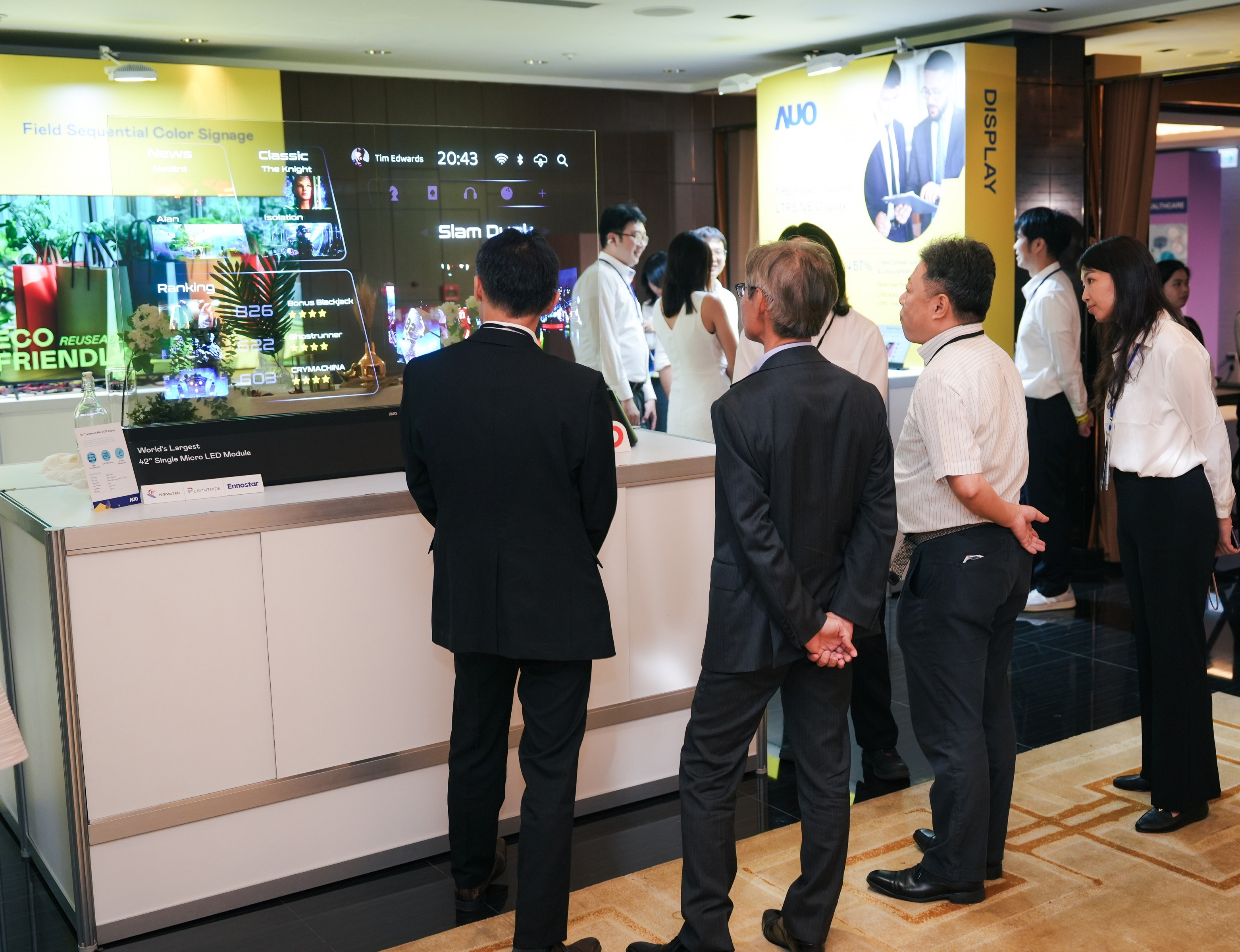 現場亦規劃多項技術產品展示，涵蓋材料、設計到系統整合，讓與會夥伴見證友達技術深度與前瞻視野帶來的共創可能性
